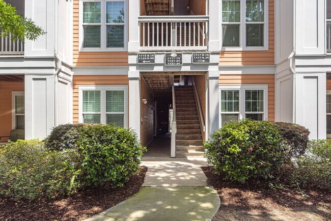 Foto del edificio - 1 Bedroom 1 Bath Condo in Southampton Pointe - Mt. Pleasant