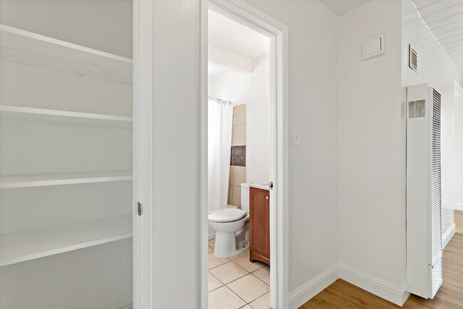 Foto del edificio - 645-647 S 29th St