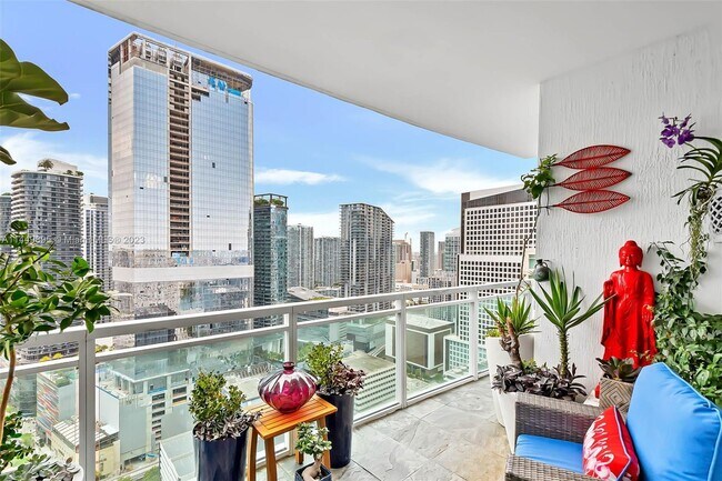 Building Photo - 950 Brickell Bay Dr