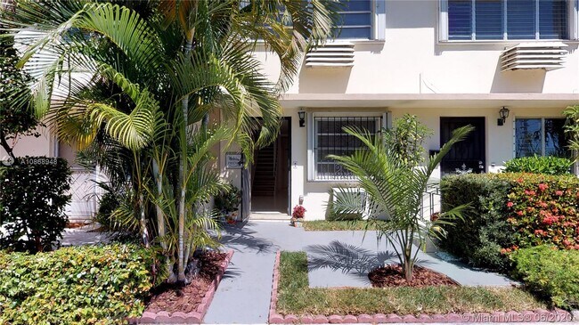 Building Photo - 9720 W Bay Harbor Dr