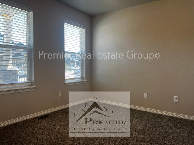 Building Photo - 9694 Silver Stirrup Dr