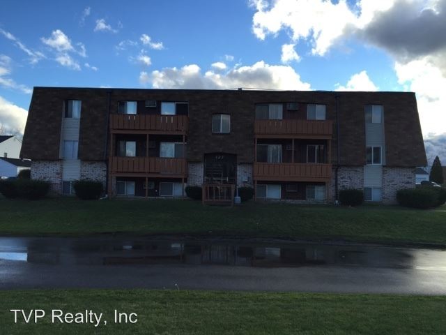 Primary Photo - 123 Fox Hill Ln