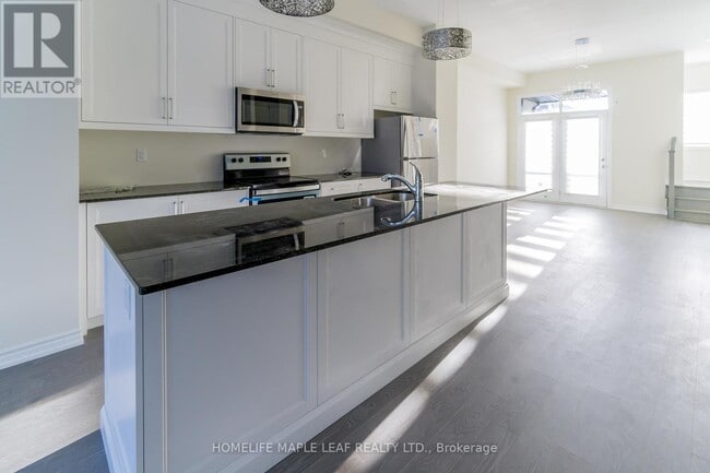 Building Photo - 94 Golden Trail
