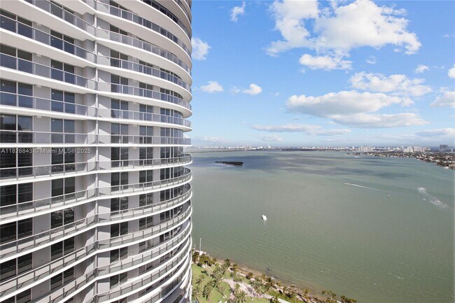 Building Photo - 1756 N Bayshore Dr