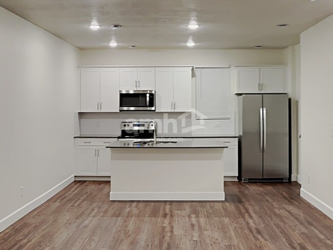 Building Photo - 6016 S Jordan Pkwy W
