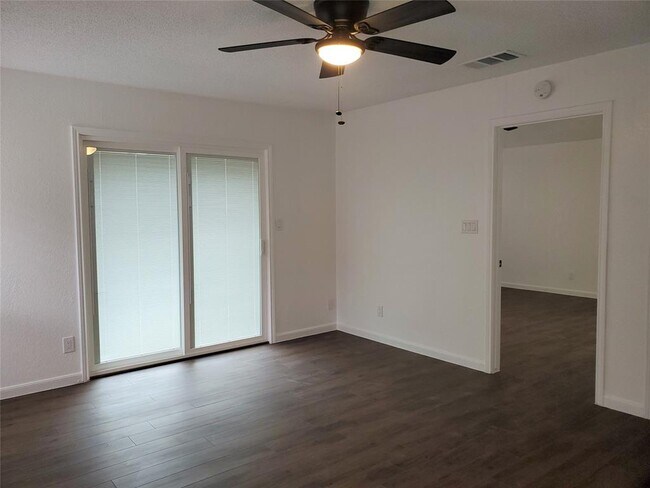 Foto del edificio - 2508 Howellwood Way
