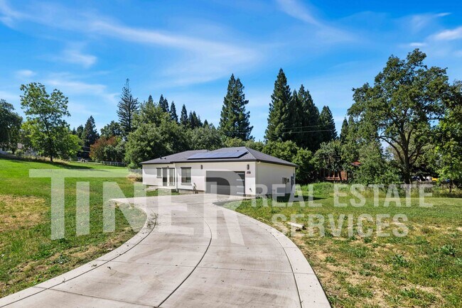 Building Photo - 2363 California Ave