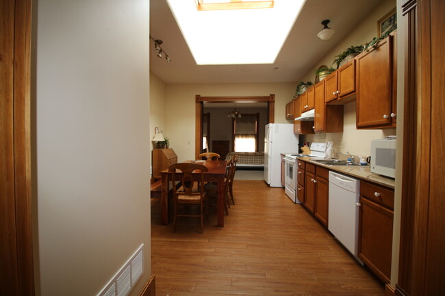 Building Photo - 129 Front St