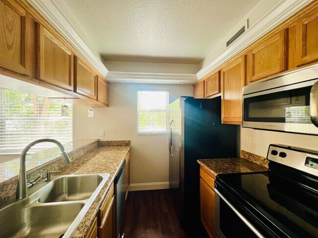Foto del edificio - 2525 W Bay Dr