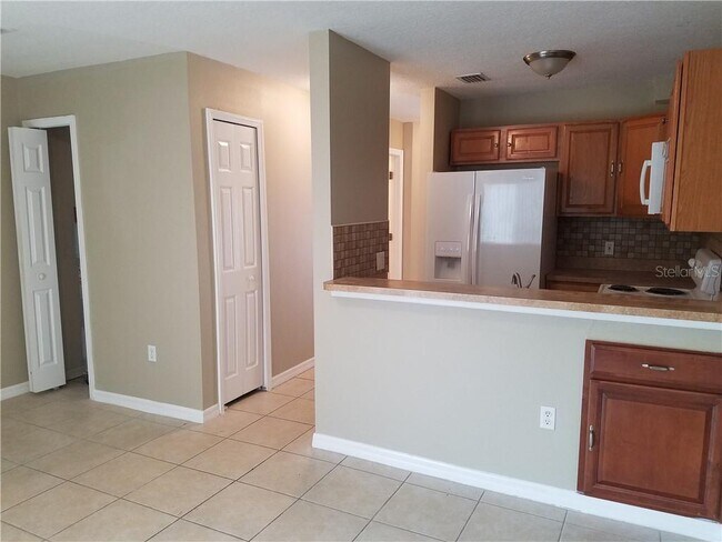 Building Photo - 235 Royal Palm Dr