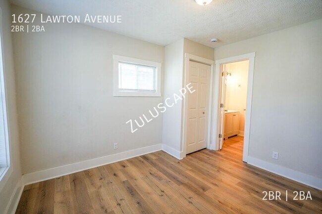 Foto del edificio - 1627 Lawton Ave