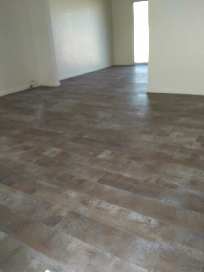 Foto del edificio - 1812 S Hardy Dr