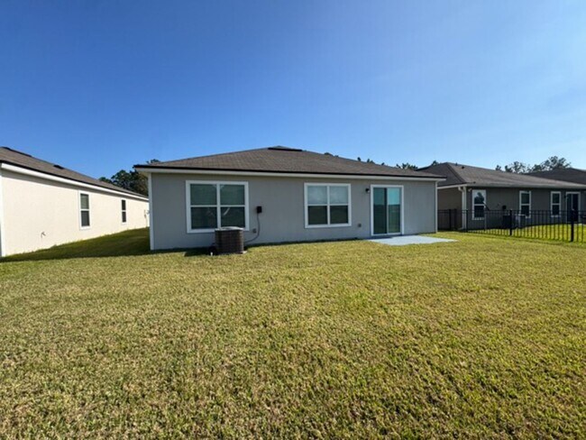 Building Photo - MOVE-IN SPECIAL $1950 - GATED COMMUNITY & ON THE GOLF COURSE!