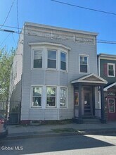 Building Photo - 945 Broadway
