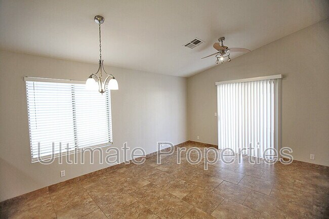 Foto del edificio - 15738 W Elm St