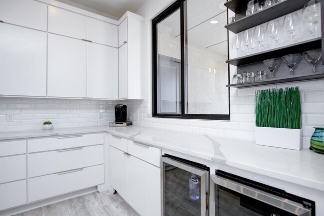 Foto del edificio - 1404 Knight Ave