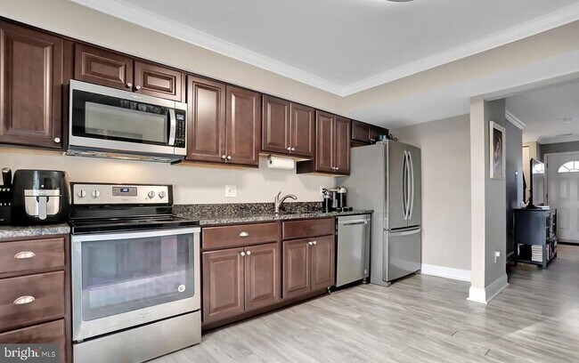 Foto del edificio - 577 Lancaster Pl