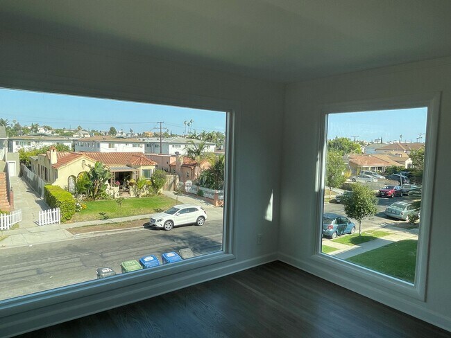 Foto del edificio - 1633 S Highland Ave