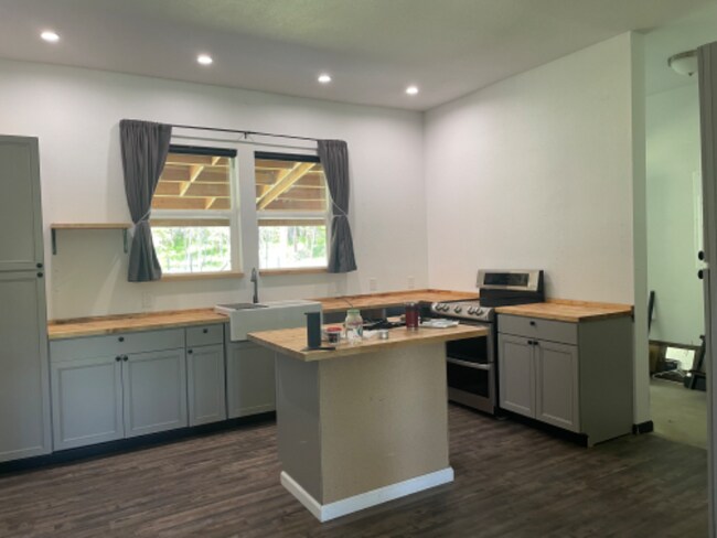 Foto del edificio - 4025C Gardenspot Rd