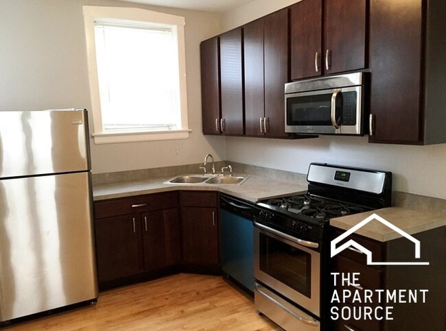 Photo - 3538 W Grace St Apartment