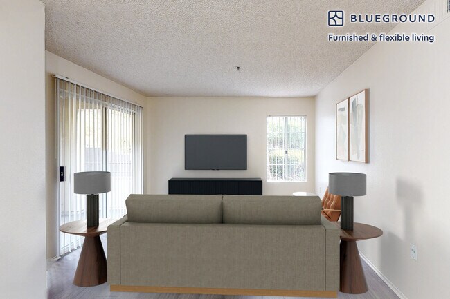 Foto del edificio - 5679 Amaya Dr