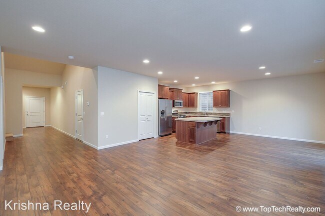 Foto del edificio - 4 br, 2.5 bath House - 7296 NW Dusty Ter