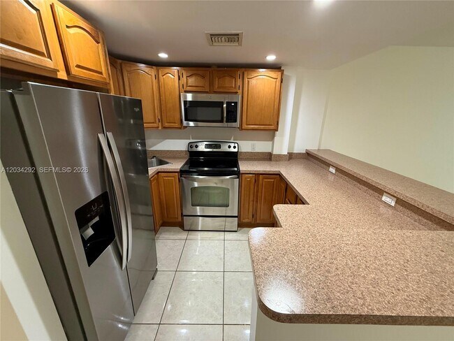 Foto del edificio - 1800 79th Street Causeway