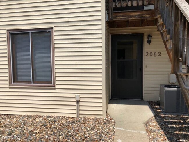 Foto del edificio - 2 br, 1 bath Condo - 2062 NW Hickory Ln