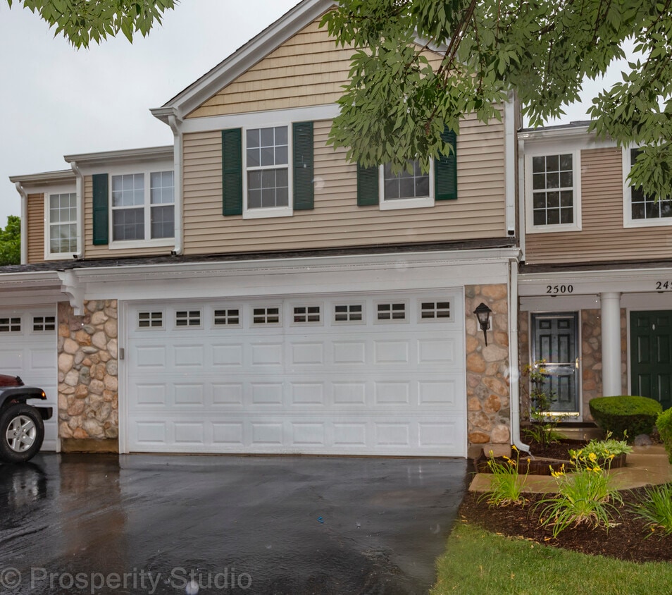 Primary Photo - 2500 Oak Tree Ln
