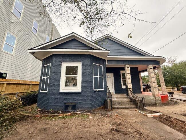 Photo - 1519 McKee St Apartment