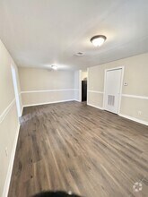 Building Photo - 601 Skyview Dr