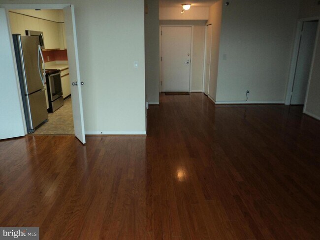 pisos de madera noble - 5505 Seminary Rd