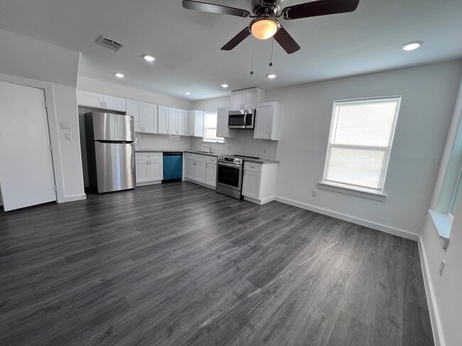 Photo - For Lease | 3 Bed, 2 Bath |1,168Sq Ft House