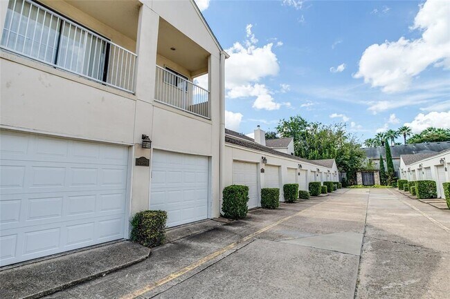 Building Photo - 2468 Bering Dr