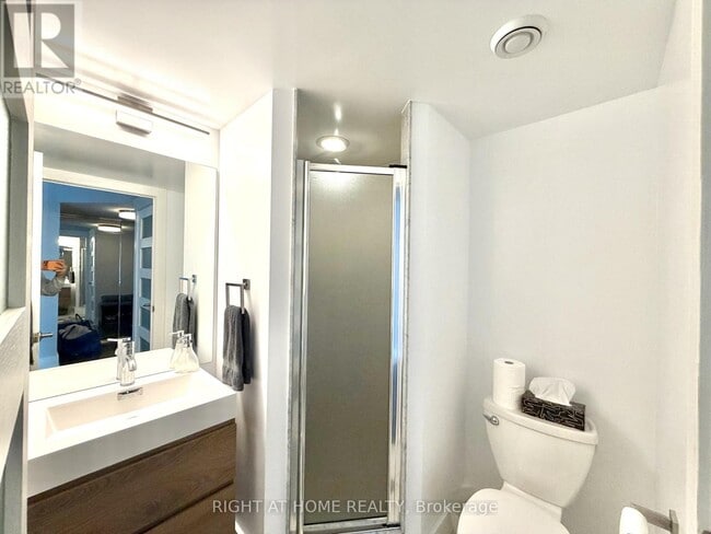 Building Photo - 30 Grand Trunk Crescent