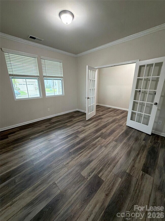 Foto del edificio - 1008 Fairbrae Ln