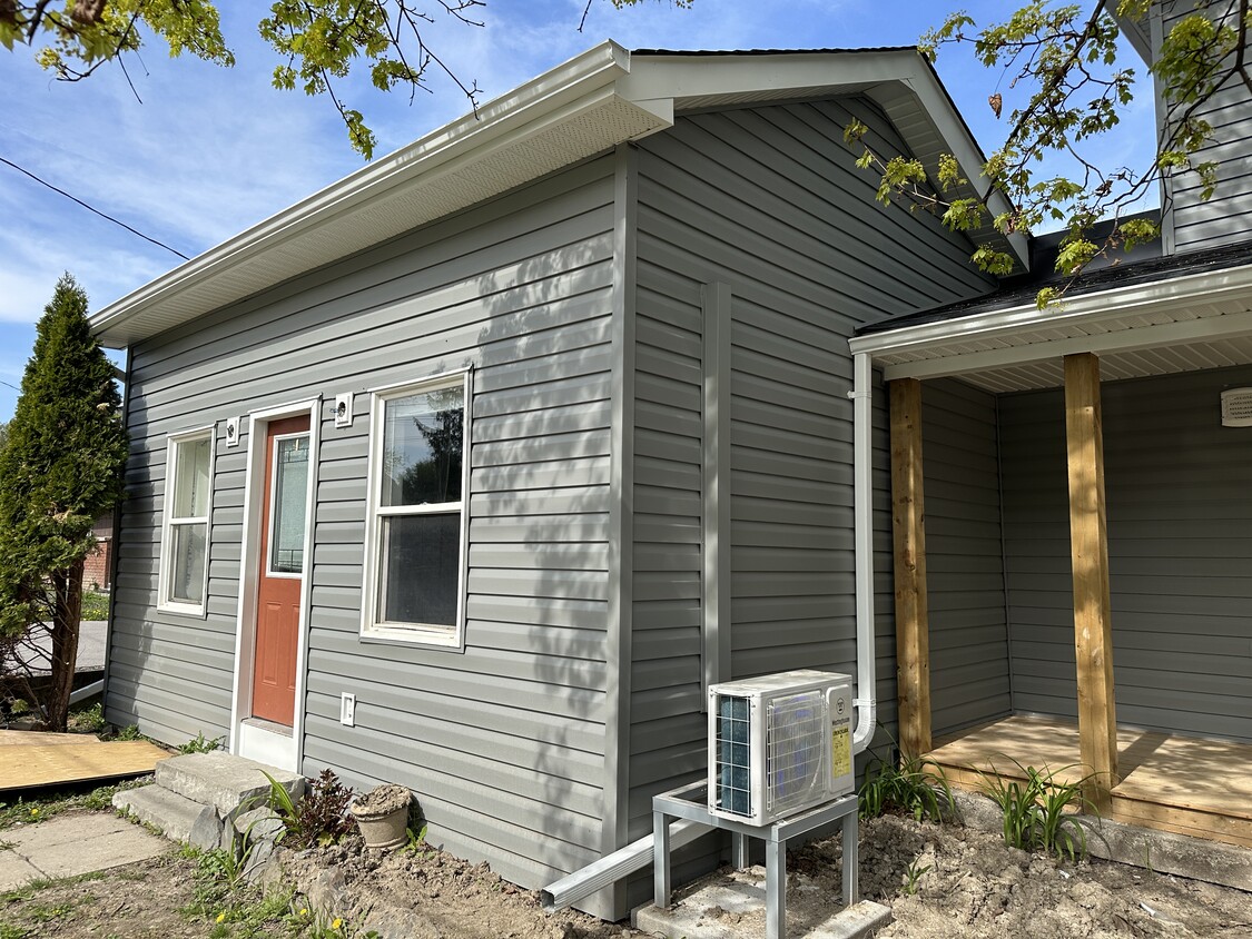 Primary Photo - COZY 2-BEDROOM HOME FOR RENT IN WHITBY