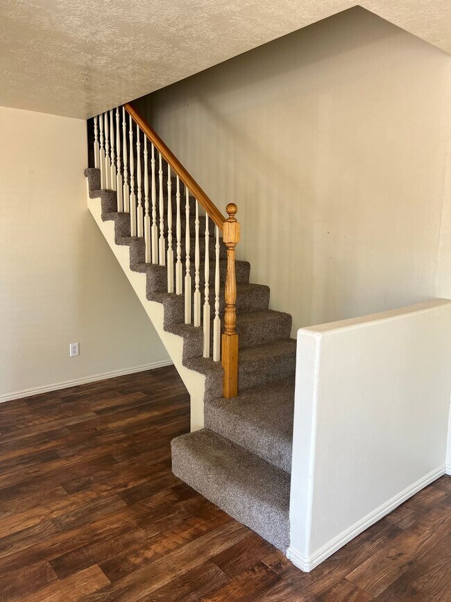 Foto del edificio - Nice 3 Bedroom, 2.5 bathroom townhome in S...