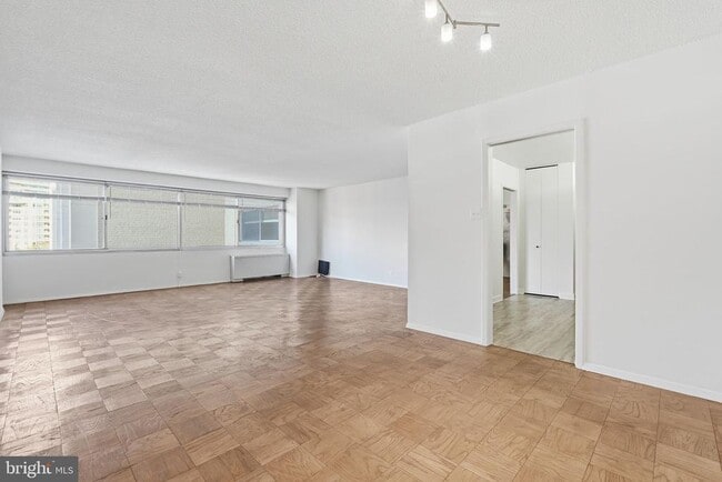 Building Photo - 5500 Friendship Blvd