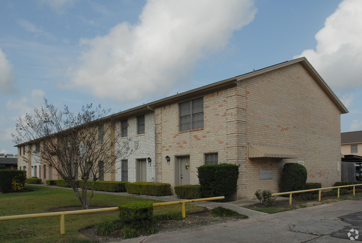 Foto principal - Laurel Square Townhomes
