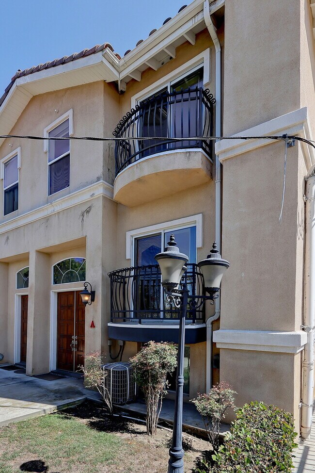 1625 W 207th St Unit A, Torrance, CA 90501 Condo for Rent in