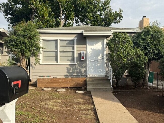 Building Photo - Renovated 1BR/1BA Cottage with Classic Character and Inviting Charm
