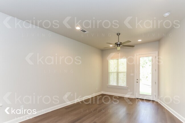 Foto del edificio - 15713 Boothy Ln