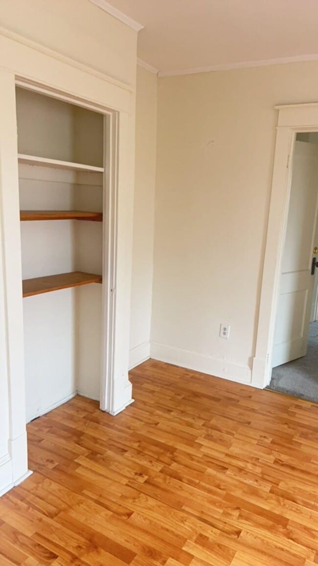 Building Photo - 309 Chicago Ave