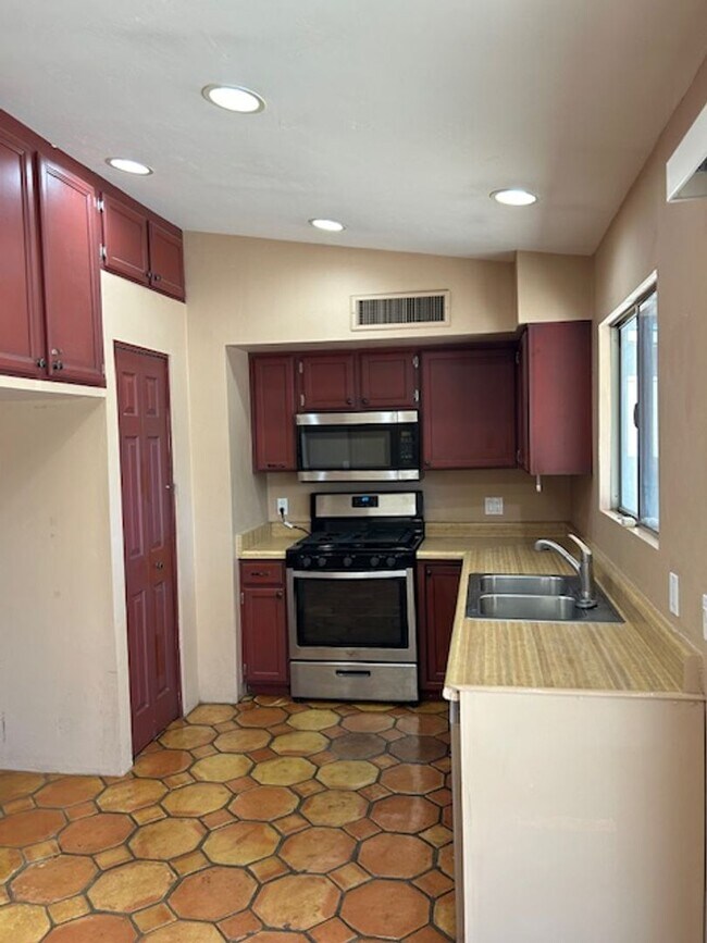 Foto del edificio - 2 Bedrooms PLUS Den NW Tucson