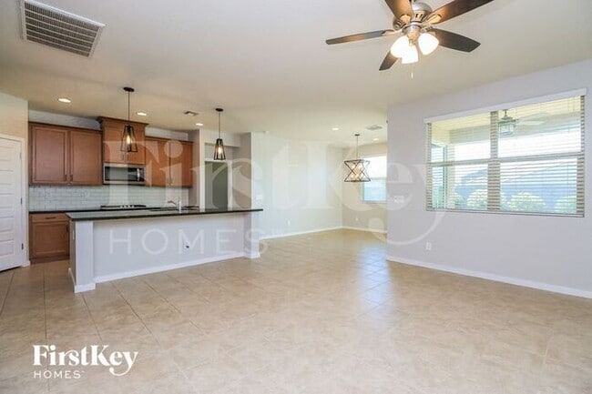 Building Photo - 588 West Cholena Trail