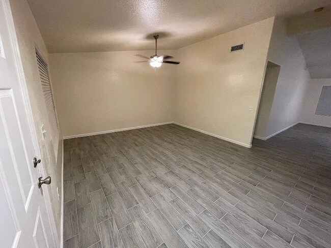 Foto del edificio - 8019 S Muddy Creek Dr