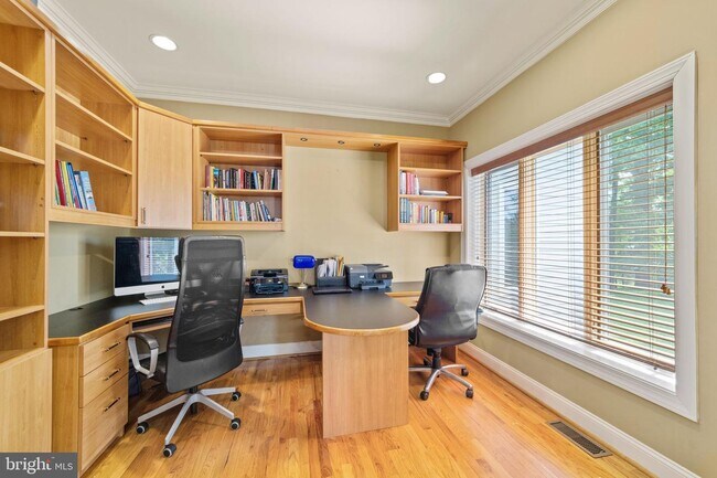 Foto del edificio - 1150 Spring Hill Rd