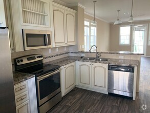 Building Photo - 28549 Channel View Dr