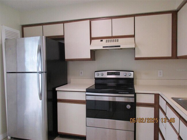 Foto del edificio - 3243 Sandy Shore Ln